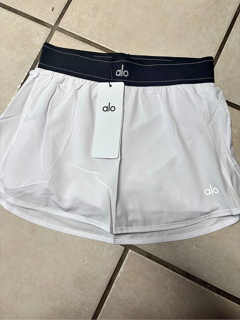 Alo Athletic Shorts in White & Black Size Small NWT